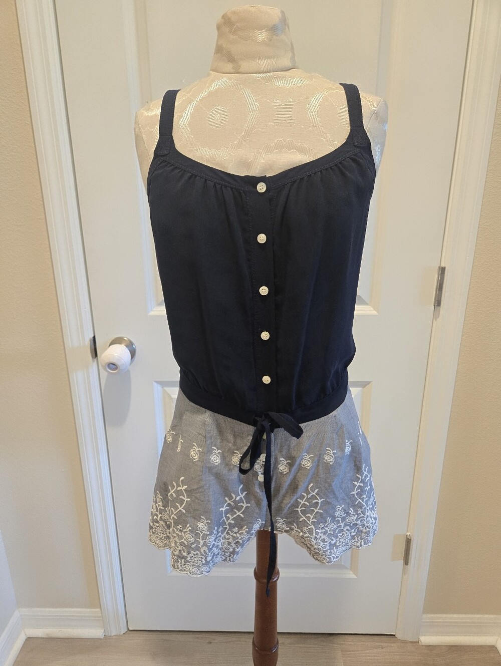 Rachel Roy Navy Blue Sleeveless Button Front Romper with Embroideredy, Size 2 - Picture 2 of 11
